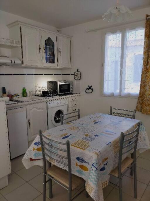 Maison Au Coeur De Saint-Gilles L'Inattendue Exteriör bild